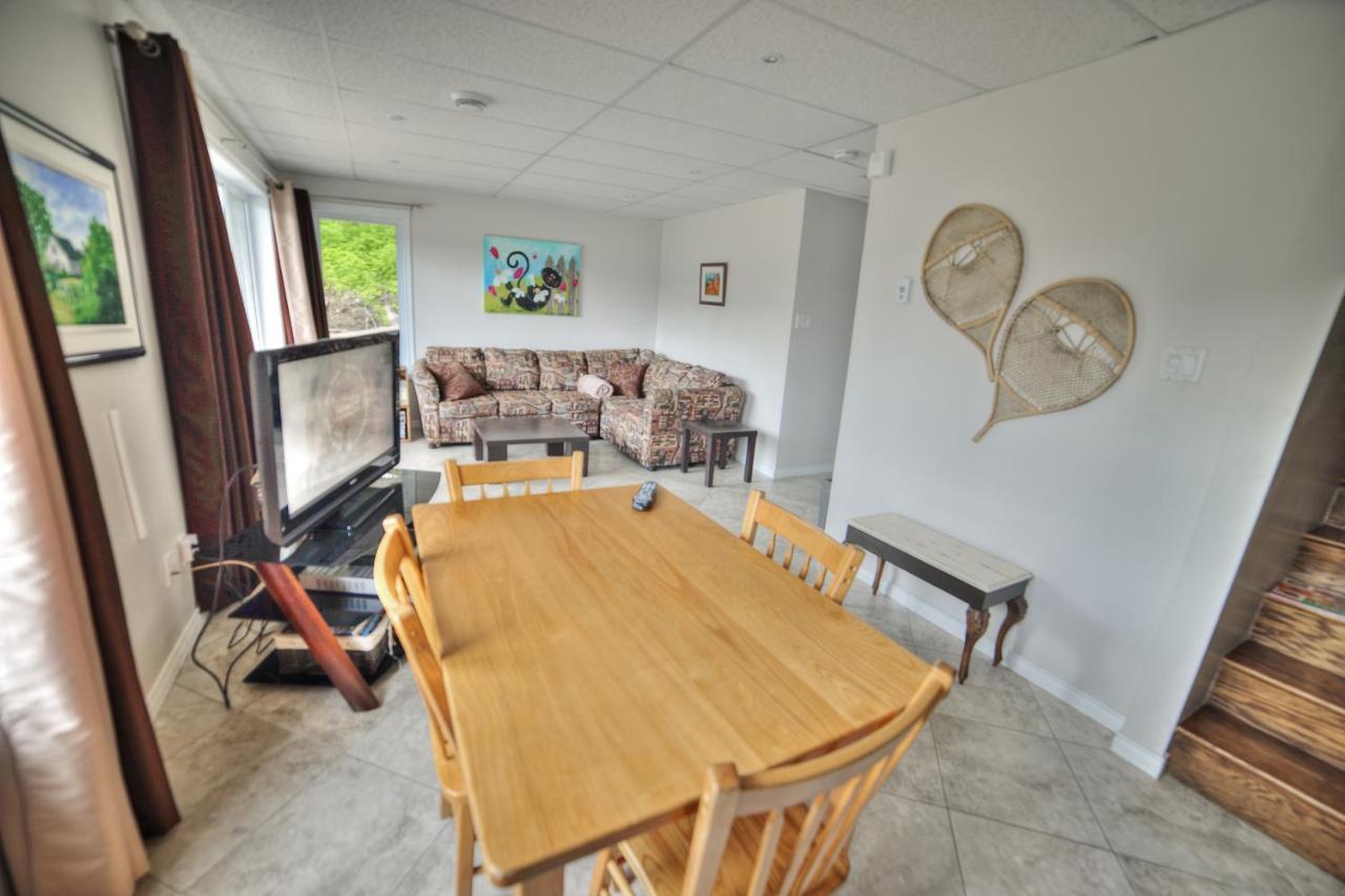 Chalet Potvin Bouchard LʼAnse-Saint-Jean Esterno foto